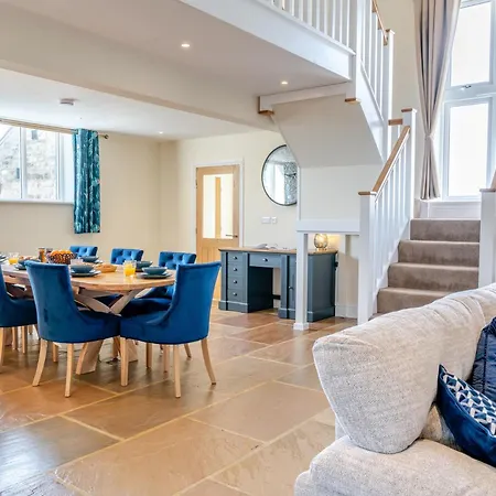 3 Bed In Pickering 93738 Сasa de vacaciones *